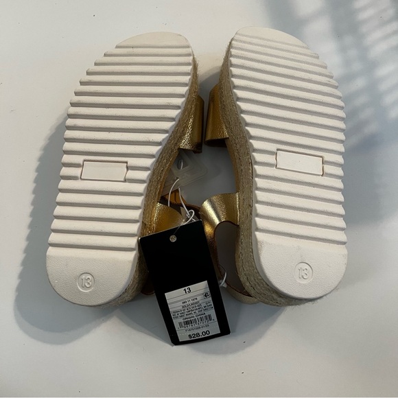 NWT Art Class Kids Lindsey Platform Espadrille Gold Platform Sandals - Picture 4 of 6